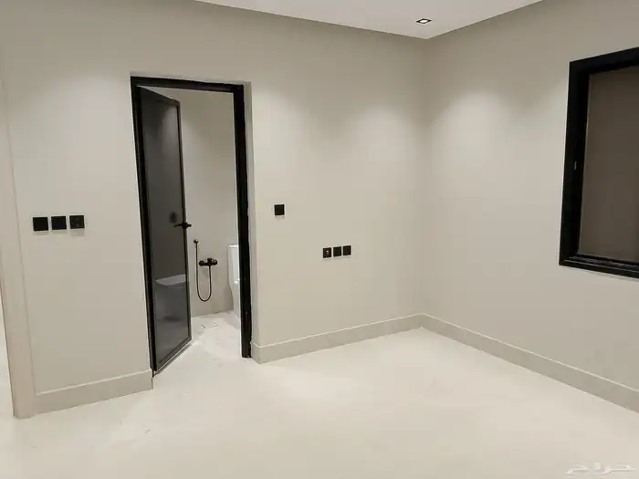 للبيع شقه تمليك ارضيه حي احد بالدمام جديد6 غرف وصاله 690 الف 11