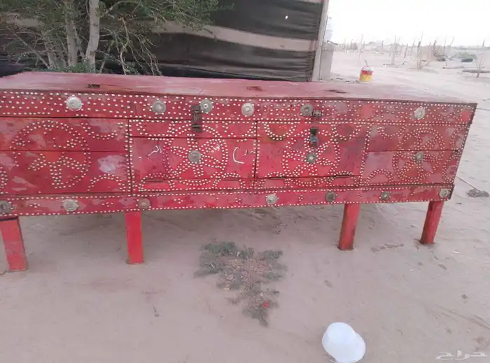 صندوق من التراث القديم لمحبين النوادر 2