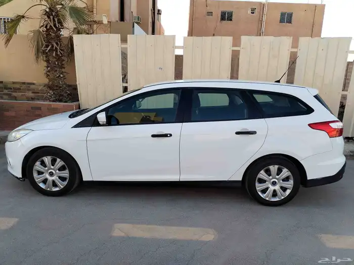 ford focus hatchback 2014 22000sar 3