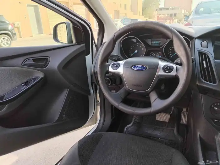 ford focus hatchback 2014 22000sar 2