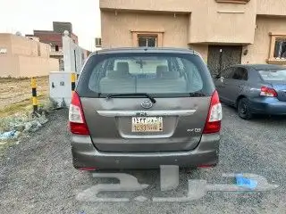 تويوتا إنوفا 2012 فل كامل ممشى 210 الف فقط 8