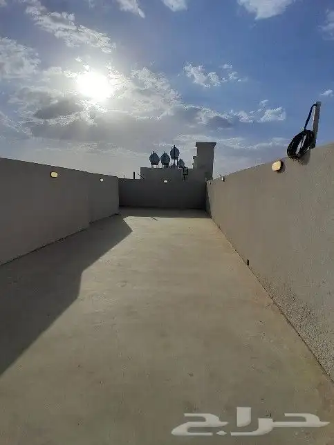 للبيع شقه دور ثاني مصعد راكب جاهز تشطيب راقي بدرة الموسي 19