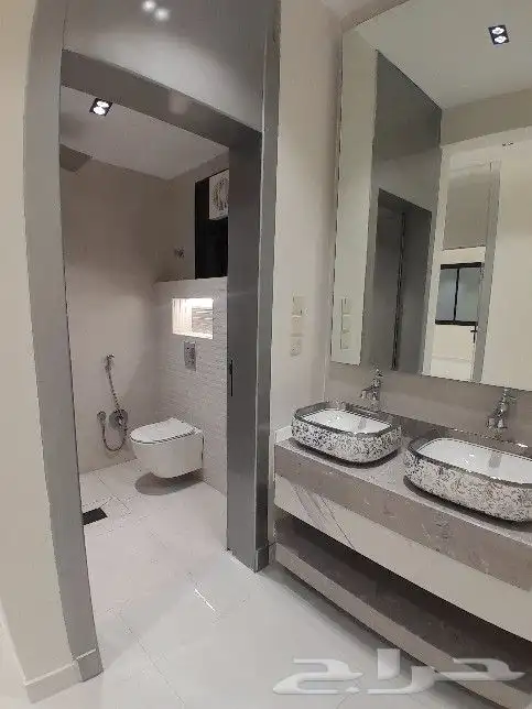 للبيع شقه دور ثاني مصعد شغال حي المعارض تشطيب راقي 520الف 13