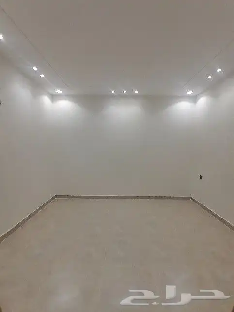 للبيع شقه دور ثاني مصعد راكب جاهز بالضيافه مخطط الكأس 520الف 13