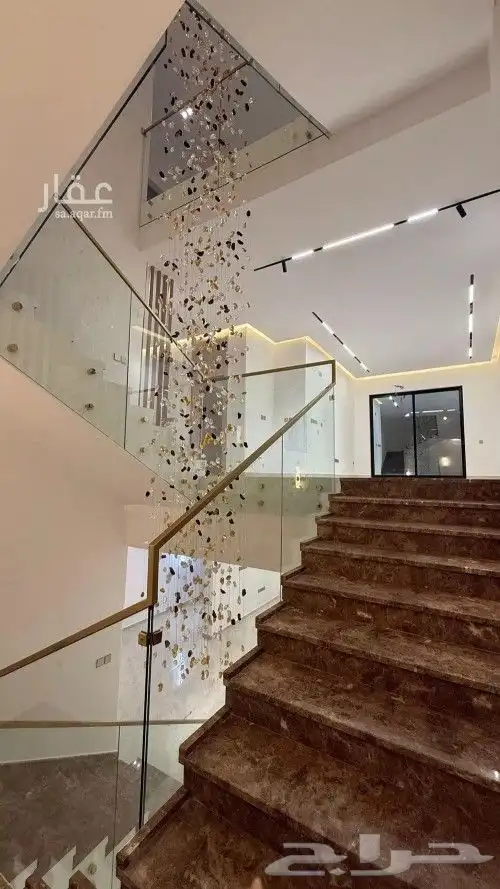 فيلا كبيرة مستقلة للبيع في العزيزية - المحيسن 5