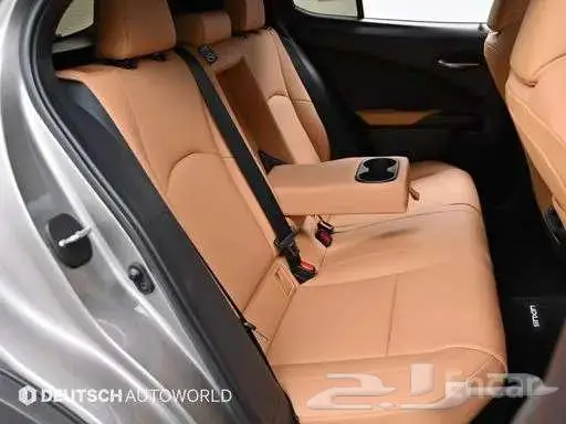 لكزس UX هايبرد 2025 - وارد كوريا 10