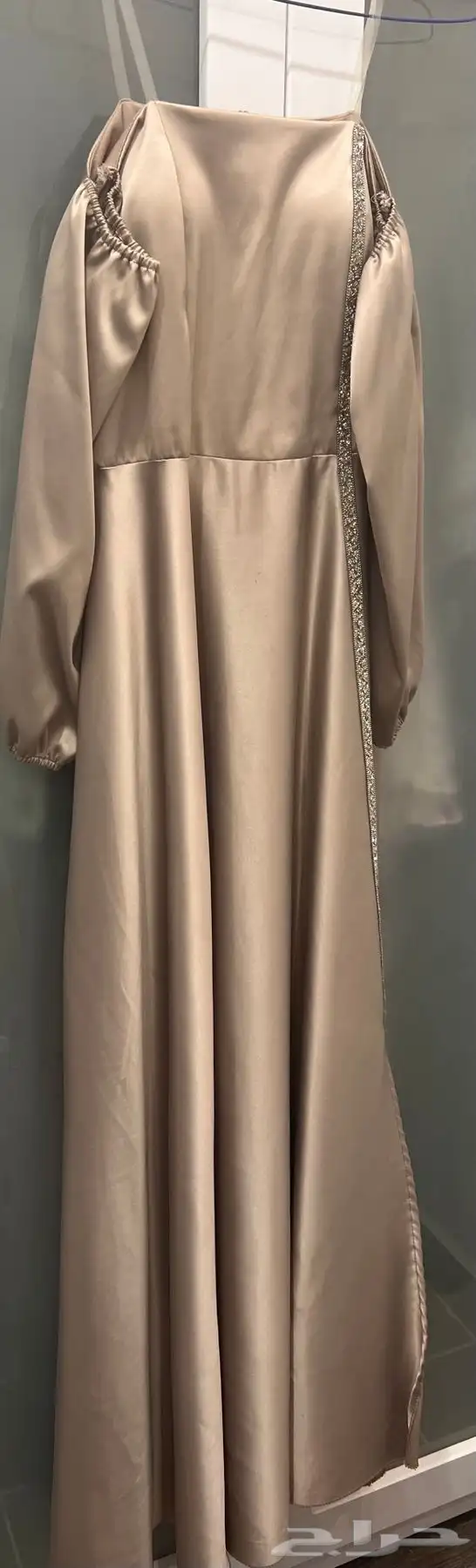 فستان شبه جديد مناسبه بسعر 100 0