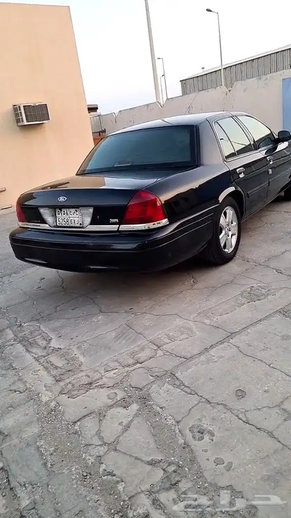 للبيع فورد فيكتوريا 2011 0