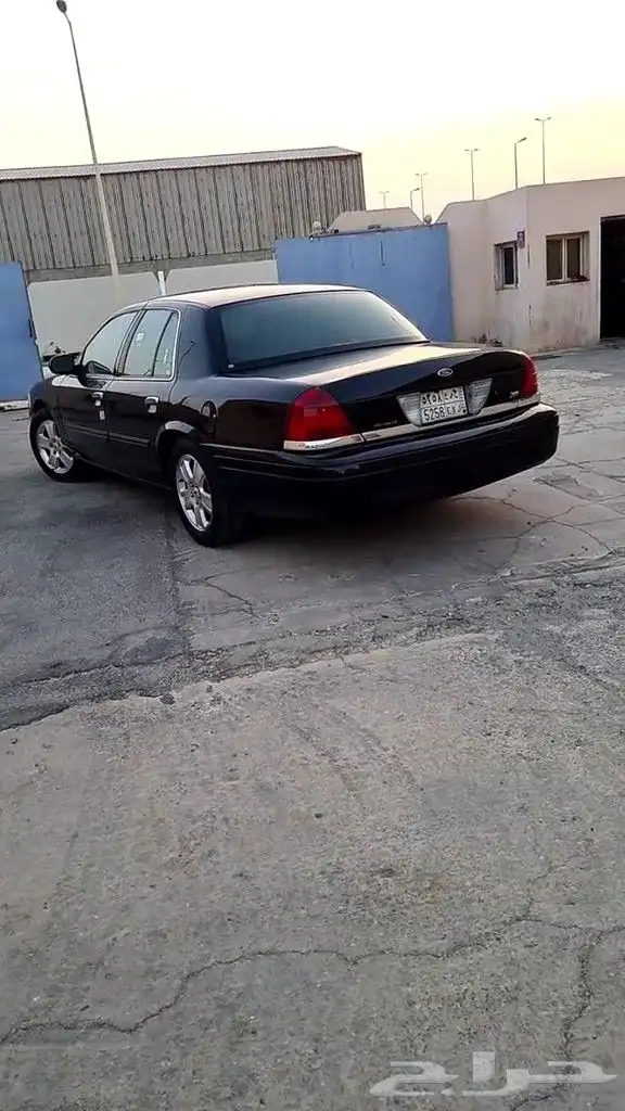 للبيع فورد فيكتوريا 2011 2