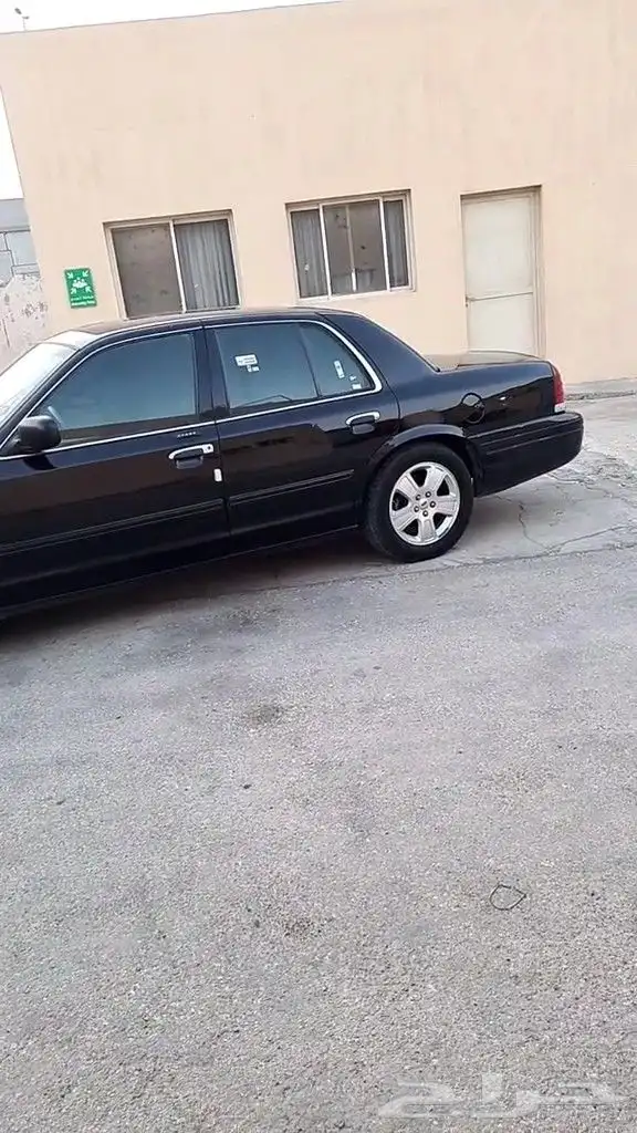 للبيع فورد فيكتوريا 2011 1