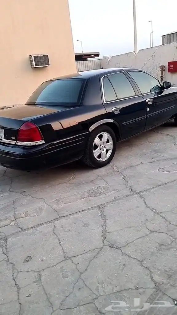 للبيع فورد فيكتوريا 2011 3