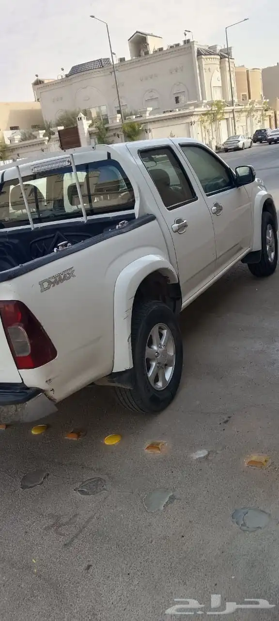 الرياض ايسوزو غمارتين 2009 دبل للبيع 24