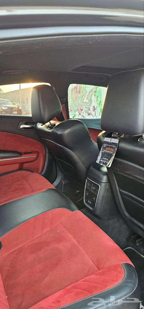 للبيع تشارجر2015 SRT 6.4 بلاك روف نظيف 18