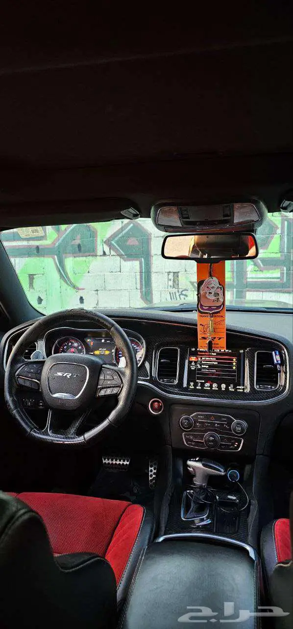 للبيع تشارجر2015 SRT 6.4 بلاك روف نظيف 21