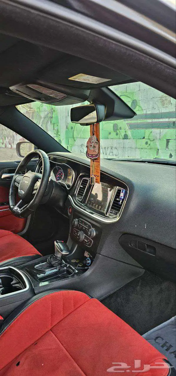 للبيع تشارجر2015 SRT 6.4 بلاك روف نظيف 19