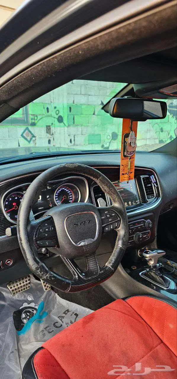 للبيع تشارجر2015 SRT 6.4 بلاك روف نظيف 16