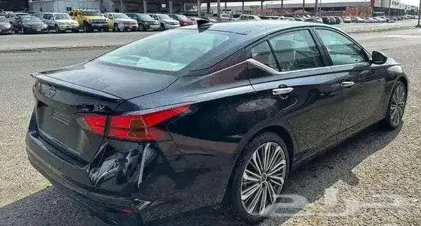 تتوفر فئات نيسان التيما اصفار لمبيعات النقد والبنوك باقل ربح 17