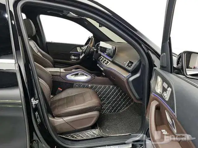 مرسيدس GLS580 موديل 2022 5