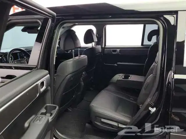 هيونداى سنتافى 5 مقاعد موديل 2024 6