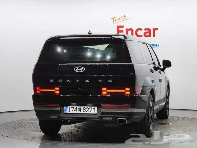 هيونداى سنتافى 5 مقاعد موديل 2024 3