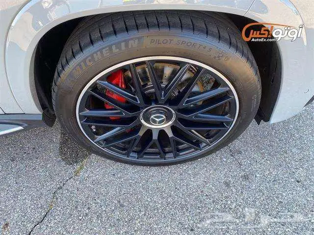 2025 مرسيدس GLS 63 AMG 9
