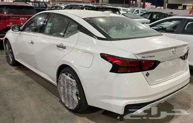 تتوفر فئات نيسان التيما اصفار لمبيعات النقد والبنوك باقل ربح 10