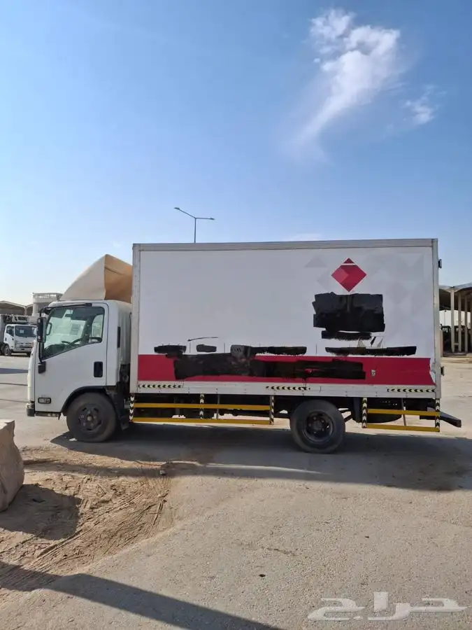 ايسوزو دينه ثلاثة طن موديل  2009 3