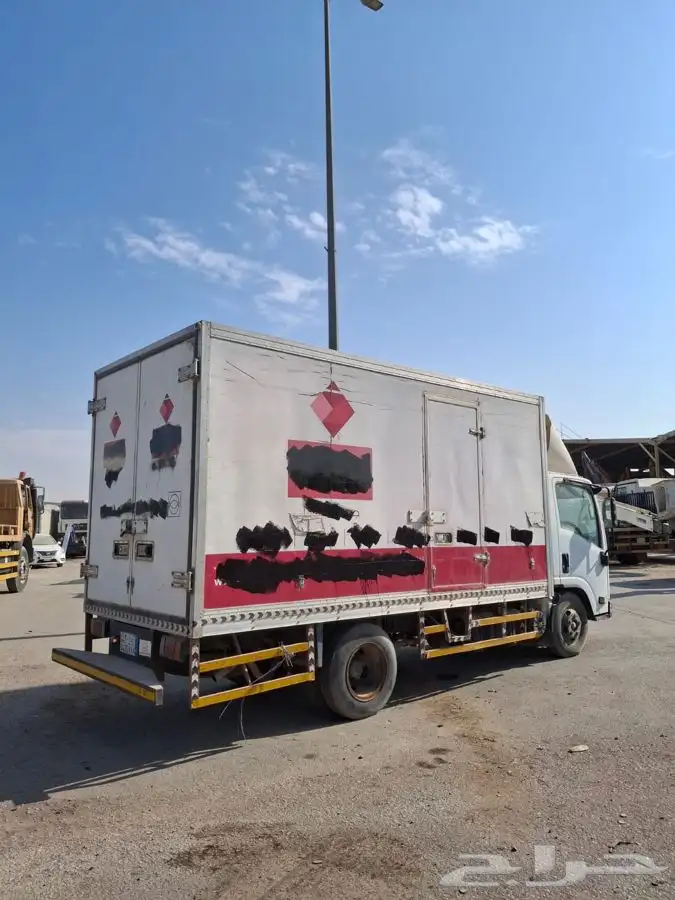 ايسوزو دينه ثلاثة طن موديل  2009 4