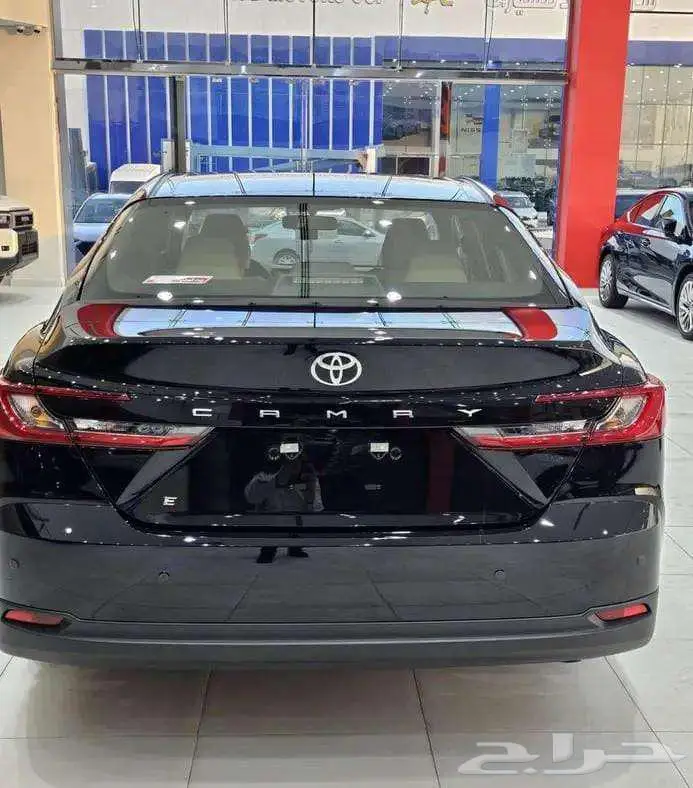 تويوتا كامري E استاندر بنزين وهايبرد 2025 اقساط 4