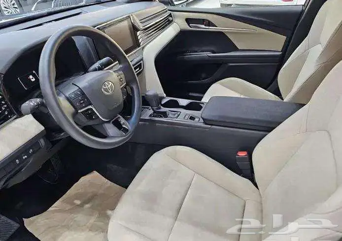 تويوتا كامري E استاندر بنزين وهايبرد 2025 اقساط 8