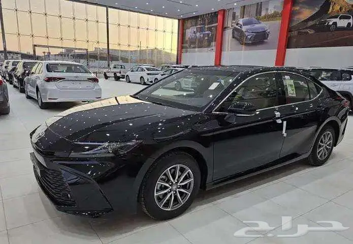 تويوتا كامري E استاندر بنزين وهايبرد 2025 اقساط 2