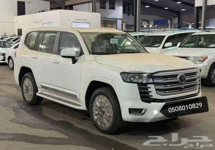 لاند كروزر GXRL4 ابيض 2025 5