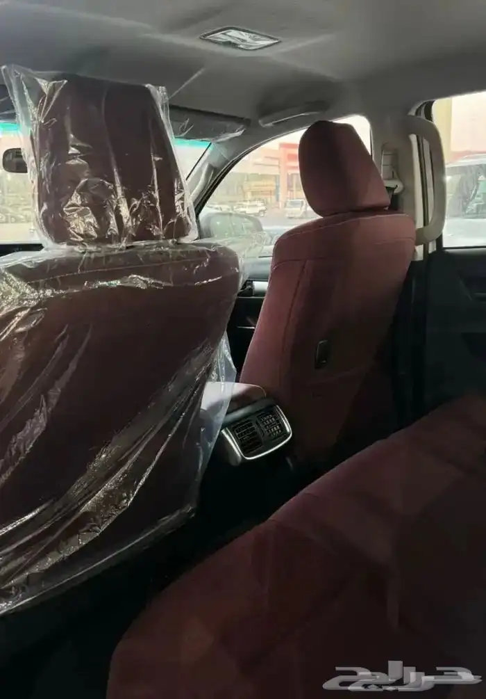 تايوتا هايلكس 2025 GLX-S بنزين بريمي 8