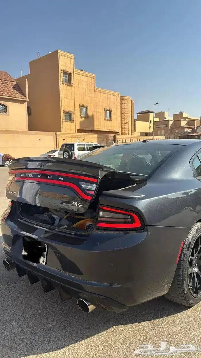 للبيع دوج تشارجر RT 2017 او البدل ب جيب 6