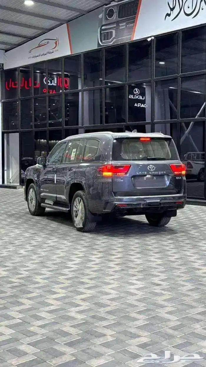 تويوتا لاندكروزر GXR L5 فل كامل خليجي 2025 - 328.000 4