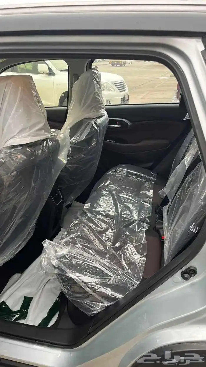 تويوتا اوربان كروزر GLX فل كامل 2026 ابيض وفضي 7