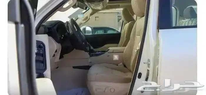 لاند كروزر GXRL3 اسود 2025 4