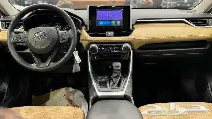 تويوتا راف فور LE بنزين دفع رباعي 2025 8