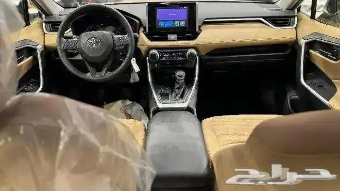 تويوتا راف فور LE بنزين دفع رباعي 2025 9