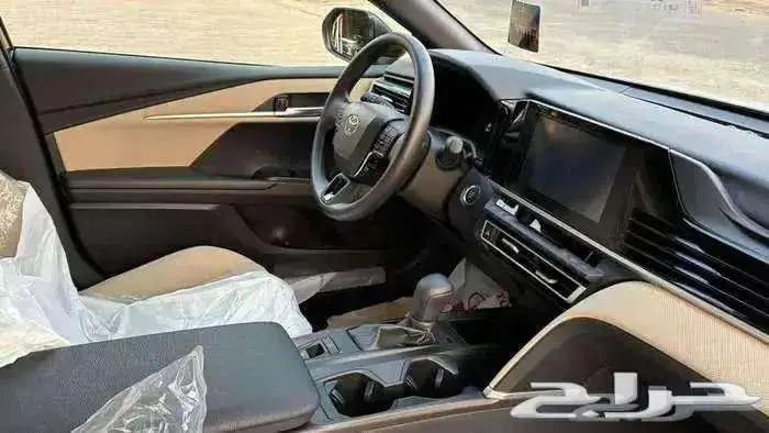 تويوتا كامري E 2025 بنزين 9