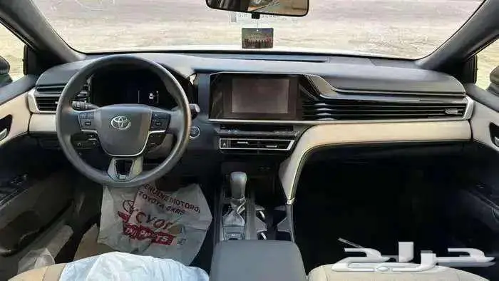 تويوتا كامري E 2025 بنزين 8