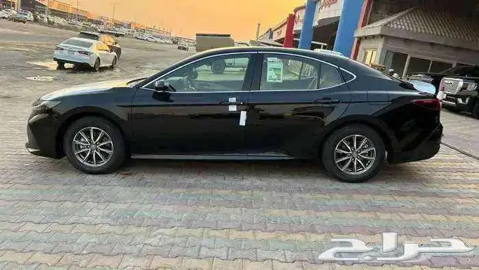 تويوتا كامري E 2025 بنزين 3