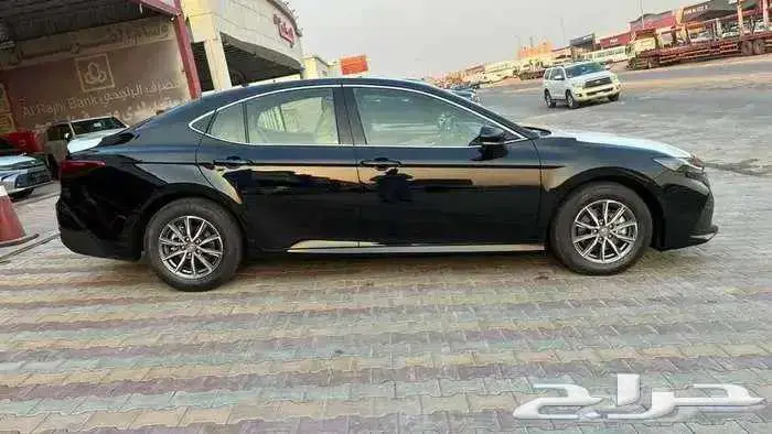 تويوتا كامري E 2025 بنزين 4