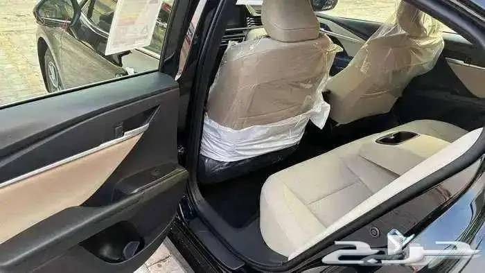 تويوتا كامري E 2025 بنزين 12