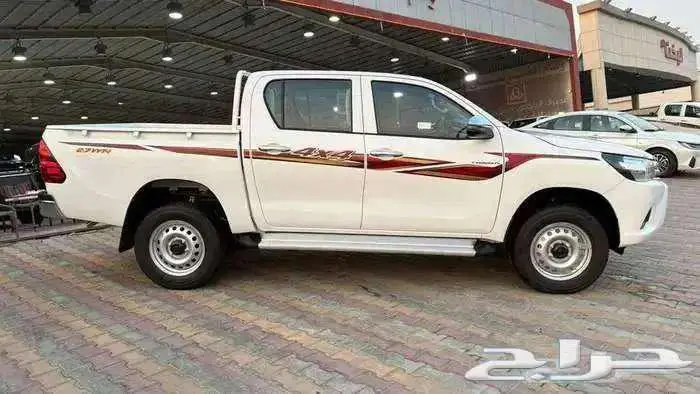 هايلوكس غمارتين 2025 بنزين دبل قير أتوماتيك البريمي 4