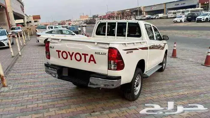 هايلوكس غمارتين 2025 بنزين دبل قير أتوماتيك البريمي 6