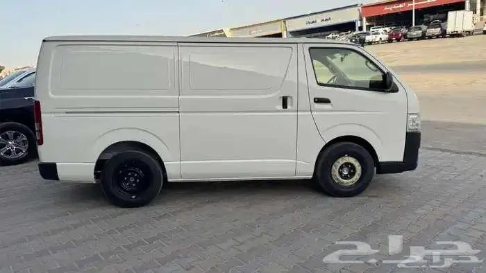 تويوتا هايس 2025 سقف واطي قير عادي بنزين بضاعة 3