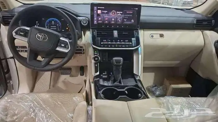 تويوتا لانكروزر L2 L موديل 2025 كاش و بنوك 14