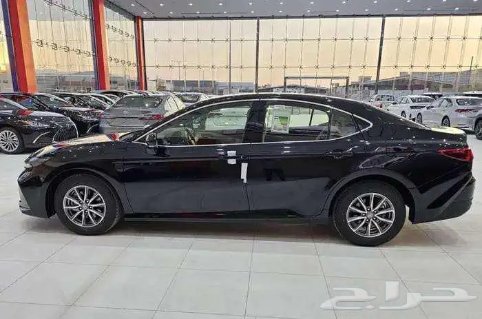 تويوتا كامري E استاندر بنزين وهايبرد 2025 اقساط 5