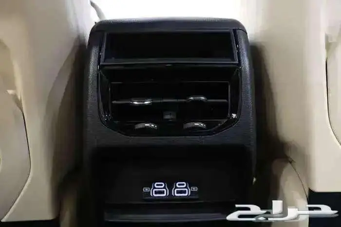 جيب جراند شيروكي لاريدو 2025 10